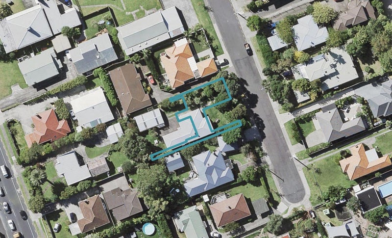 1/6 Harrison Avenue, Belmont, Auckland - Carousel 1