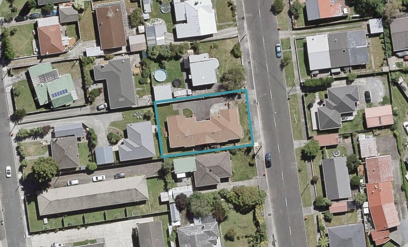 2/3 Henry Street, Ebdentown, Upper Hutt - Carousel 1