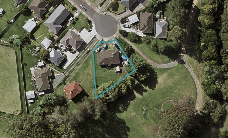 15 Raleigh Place, Otara, Auckland - Carousel 1