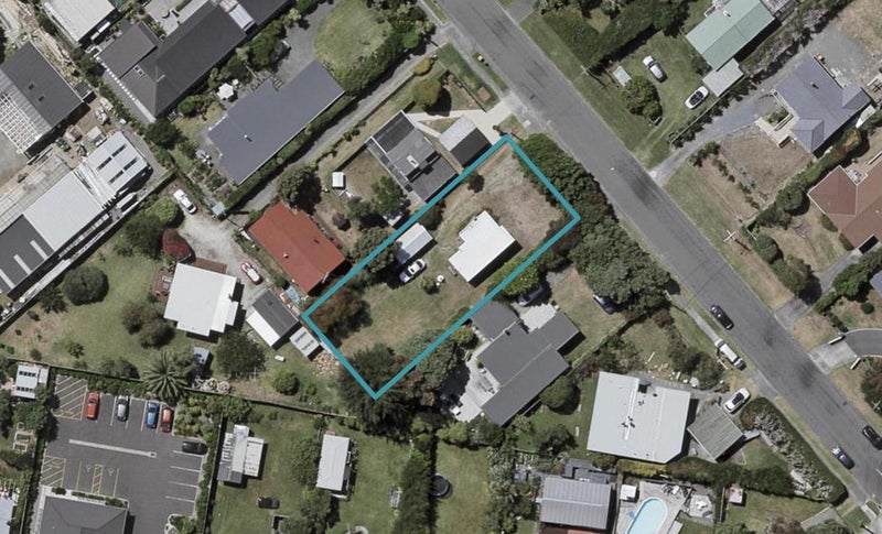 32 Rangihiroa Street, Waikanae Beach, Waikanae - Carousel 1
