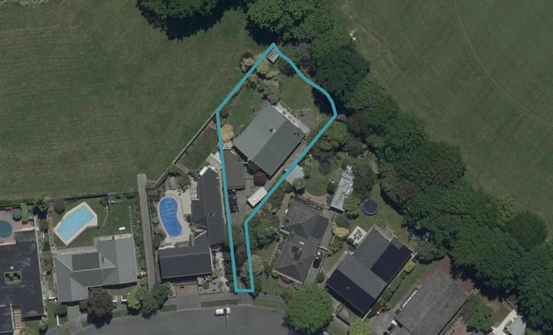 18A Guinness Crescent, Ilam, Christchurch - Carousel 1