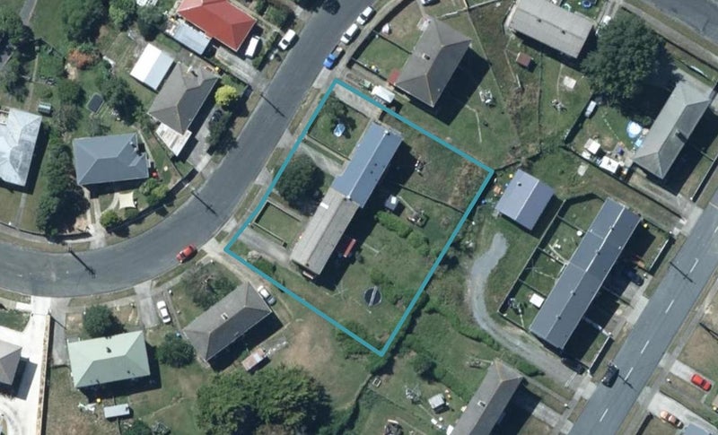 70 Leicester Street, Cannons Creek, Porirua - Carousel 1