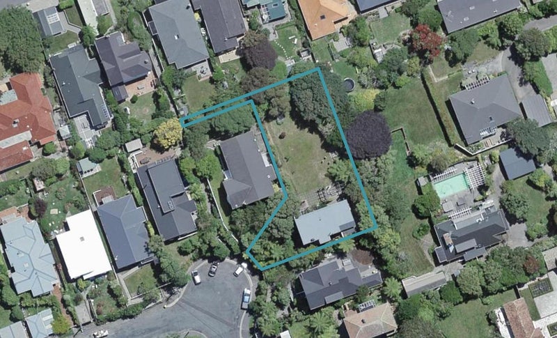 14 Newcombe Crescent, Karori, Wellington - Carousel 1