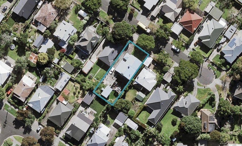 17 Brewster Avenue, Morningside, Auckland - Carousel 1
