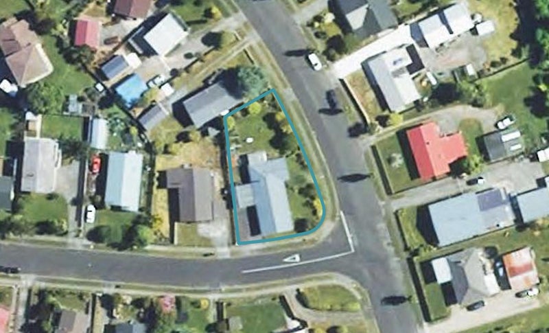 20 Tybalt Street, Stratford - Carousel 1