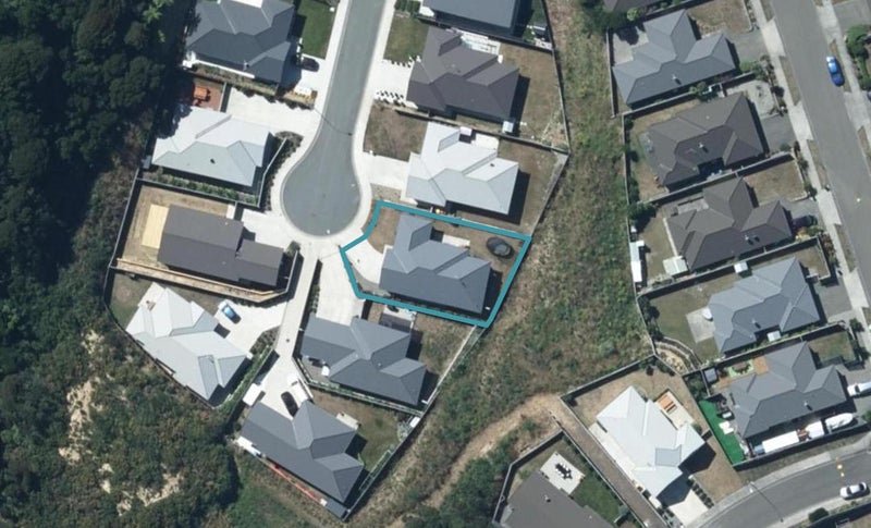 11 Spritsail Place, Whitby, Porirua - Carousel 1
