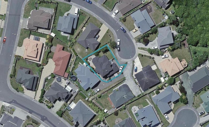 8 Cabbage Tree Grove, Woodridge, Wellington - Carousel 1