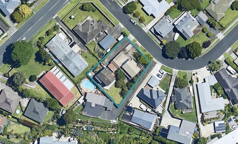 5A Stratford Place, Otumoetai, Tauranga - Carousel 1