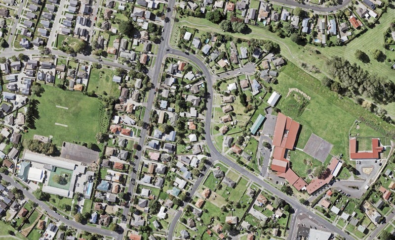 4/9 Farringdon Street, Glen Innes, Auckland - Carousel 1