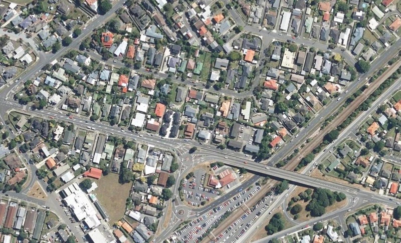 245 Waterloo Road, Hutt Central, Lower Hutt - Carousel 1