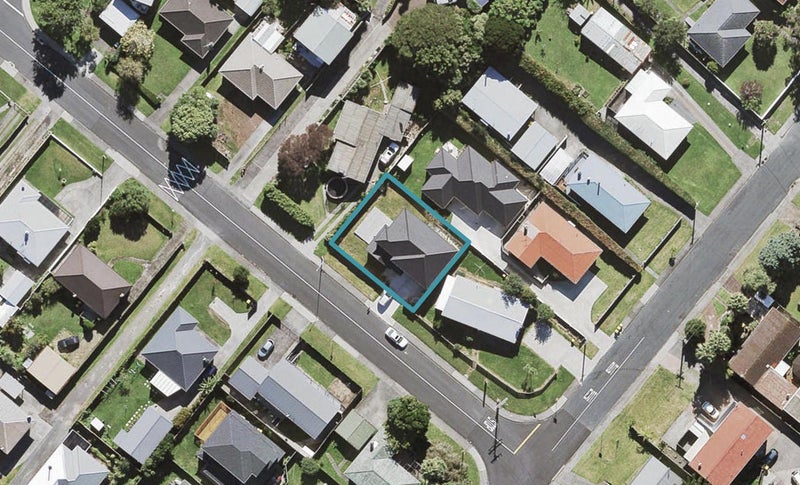 1 Glendene Avenue, Glendene, Auckland - Carousel 1