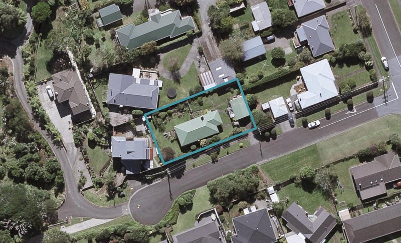 20 Smith Road, Merrilands, New Plymouth - Carousel 1