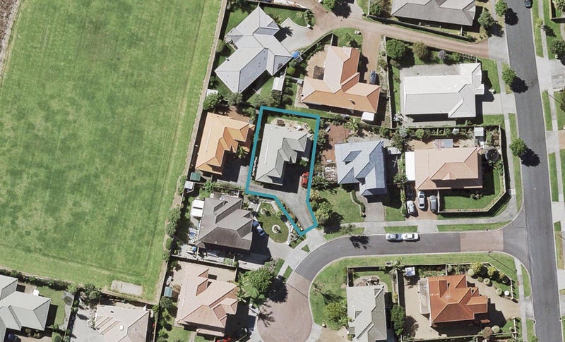 5 Belsomet Place, Golflands, Auckland - Carousel 1