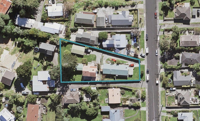 2/92 Verbena Road, Birkdale, Auckland - Carousel 1