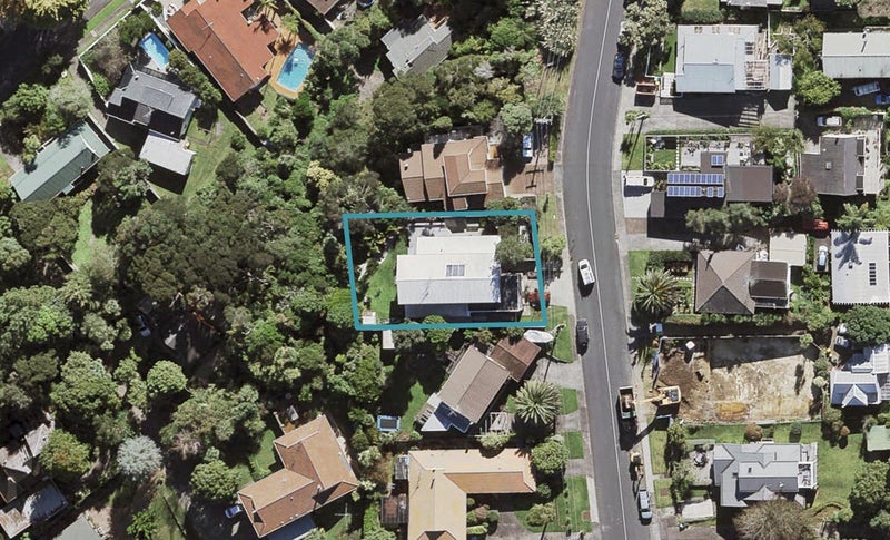 49 Colonial Road, Chatswood, Auckland - Carousel 1