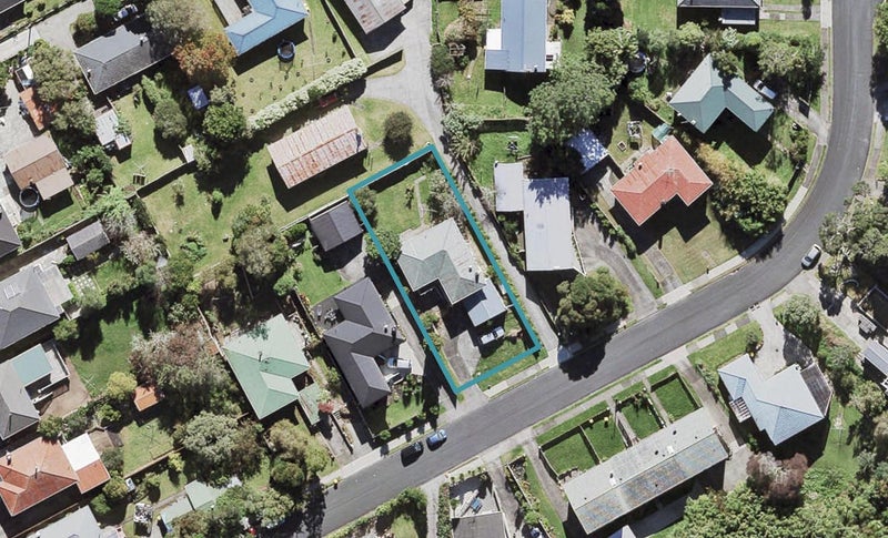 6 Trojan Crescent, New Lynn, Auckland - Carousel 1