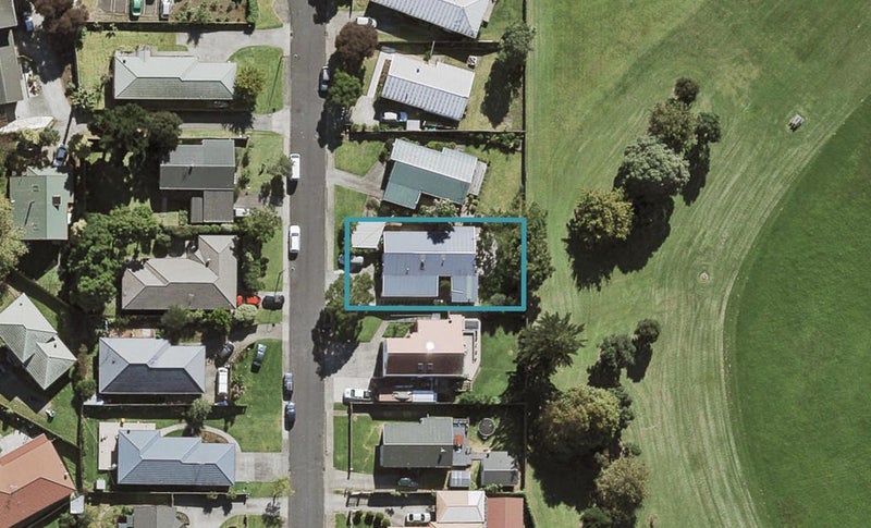 20 Freda Place, Favona, Auckland - Carousel 1