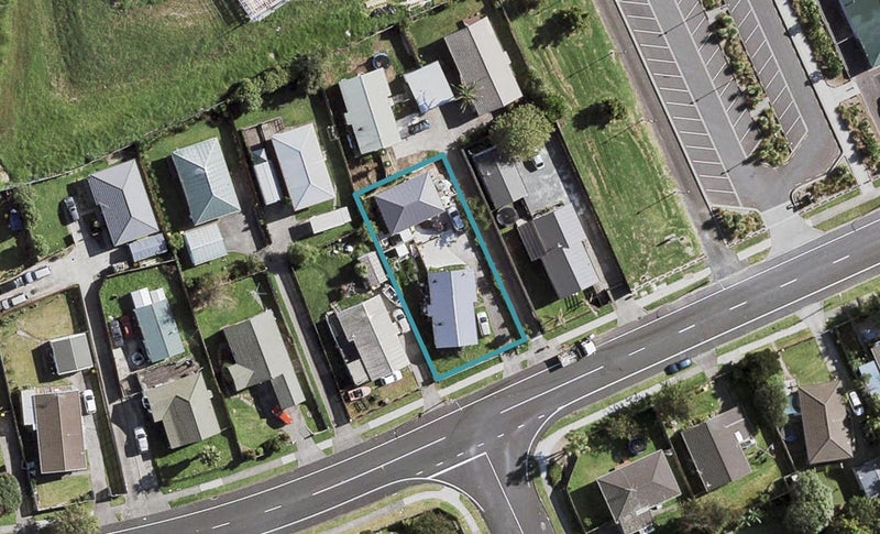 26 Riverton Drive, Randwick Park, Auckland - Carousel 1