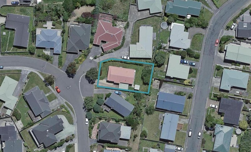 14 Pelorous Street, Paparangi, Wellington - Carousel 1