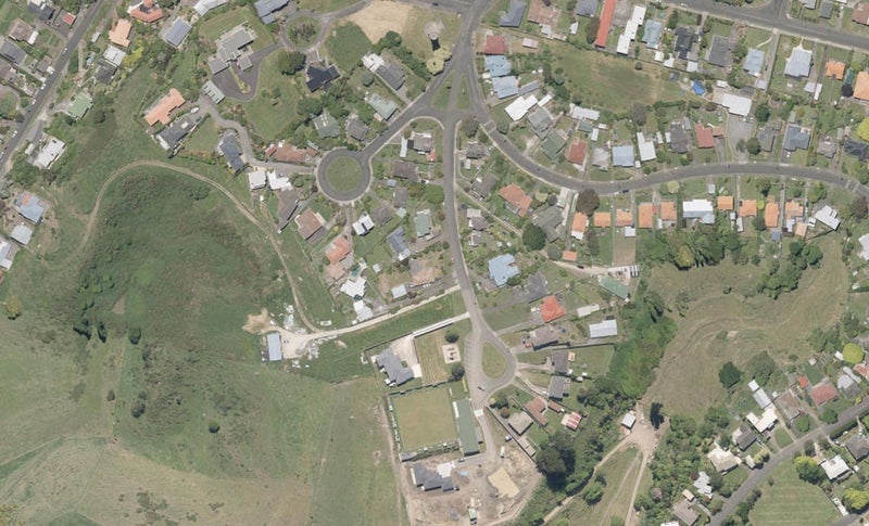 6 Windsor Terrace, Durie Hill, Whanganui - Carousel 1