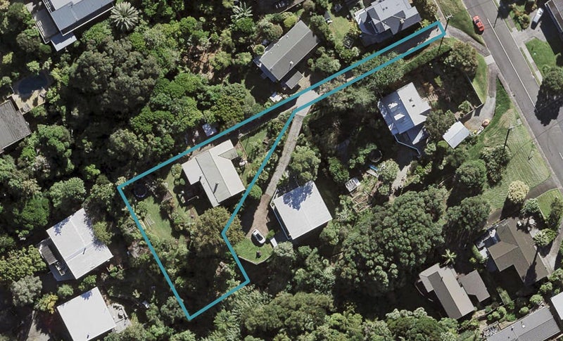 32 Palmerston Road, Birkenhead, Auckland - Carousel 1