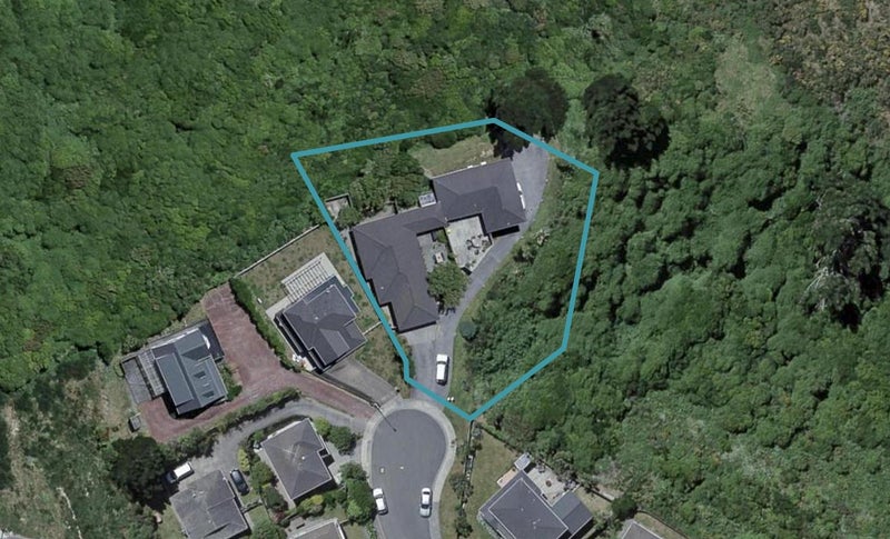 2/18 Shastri Terrace, Khandallah, Wellington - Carousel 1