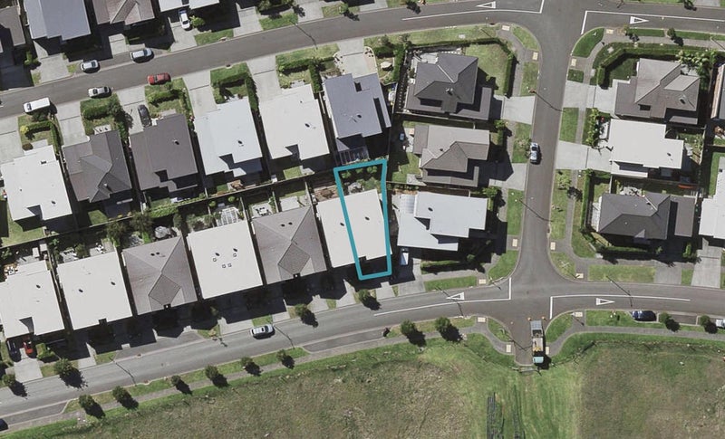 85 Tephra Boulevard, Stonefields, Auckland - Carousel 1