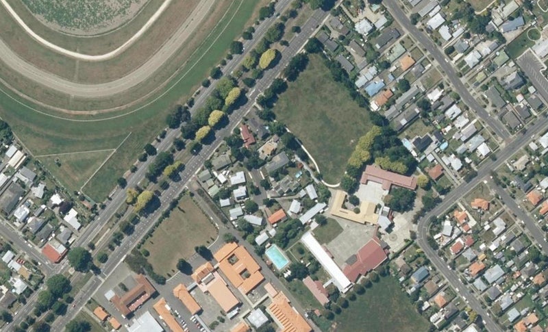 6 Martin Dale, Raureka, Hastings - Carousel 1