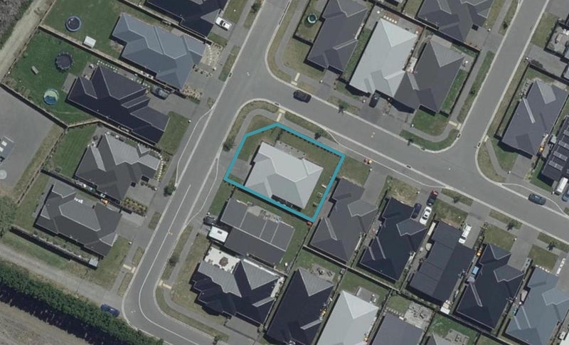 2 McLendon Green, Belfast, Christchurch - Carousel 1