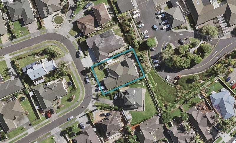 36 Norman Close, The Gardens, Auckland - Carousel 1