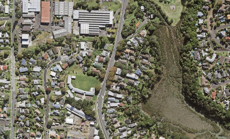 31 Lake Road, Northcote, Auckland - Carousel 1
