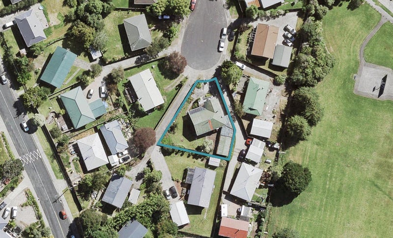 22 Mile Place, Henderson, Auckland - Carousel 1
