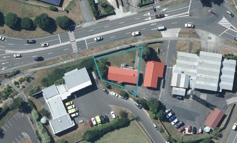 6 Mungavin Avenue, Rānui, Porirua - Carousel 1