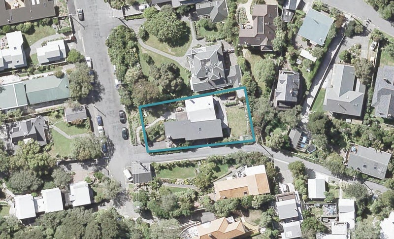 9 Pitoitoi Road, Days Bay, Lower Hutt - Carousel 1