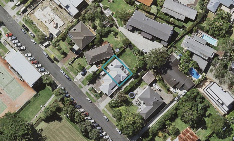 31B Lake Pupuke Drive, Takapuna, Auckland - Carousel 1