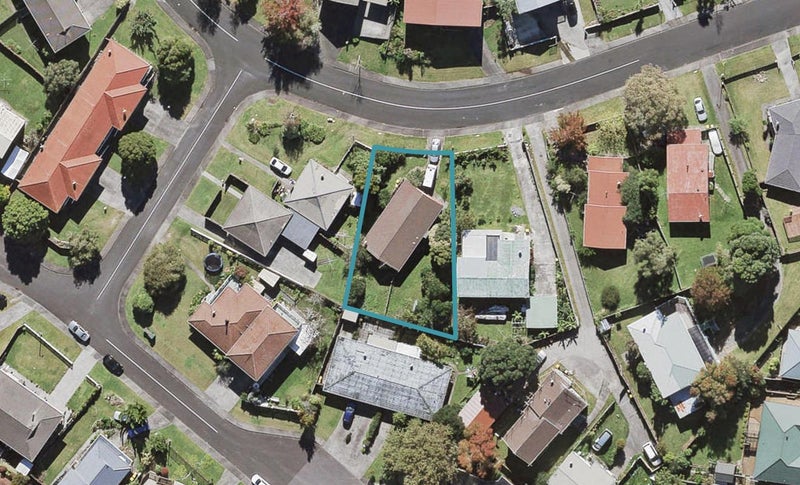 38 Rosewarne Crescent, Glendene, Auckland - Carousel 1