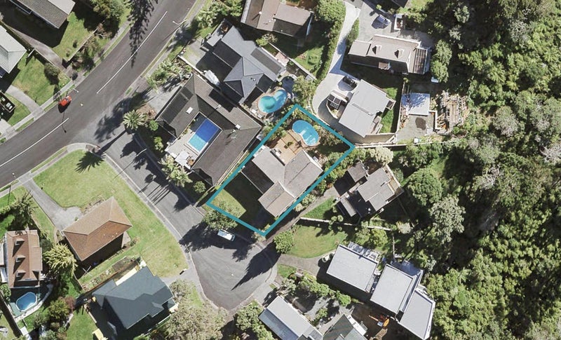 4 Gothic Place, Lynfield, Auckland - Carousel 1
