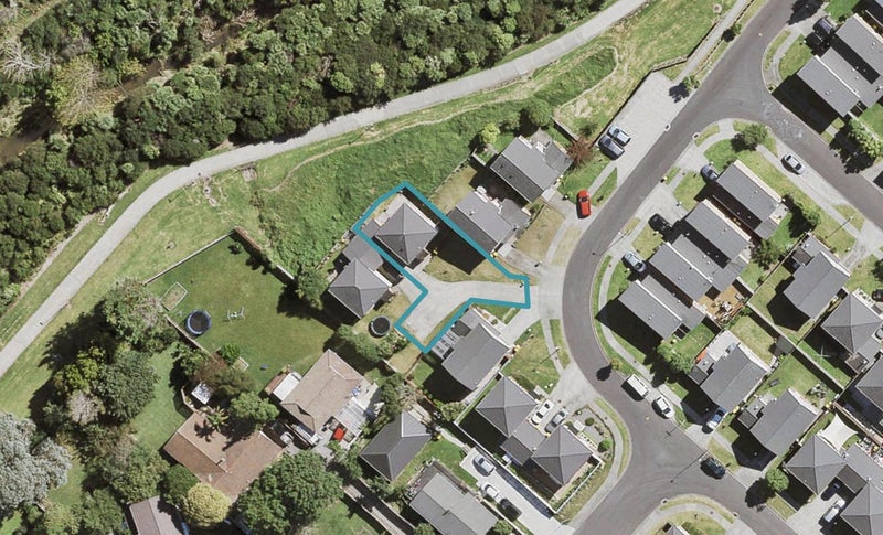 52 Brashier Circle, Sunnyvale, Auckland - Carousel 1