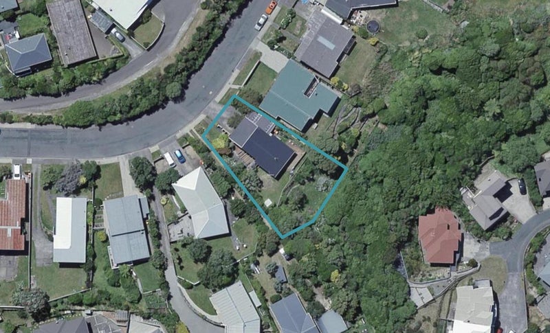 20 Somes Crescent, Newlands, Wellington - Carousel 1