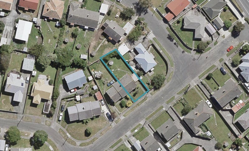 21 Athlone Crescent, Boulcott, Lower Hutt - Carousel 1