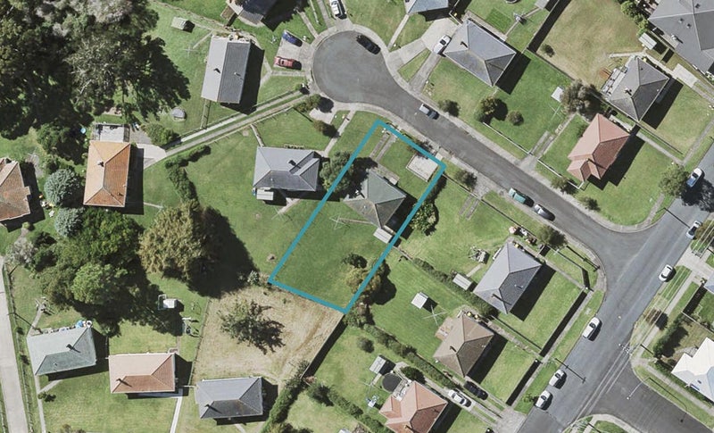 8 Lowe Street, Belmont, Auckland - Carousel 1