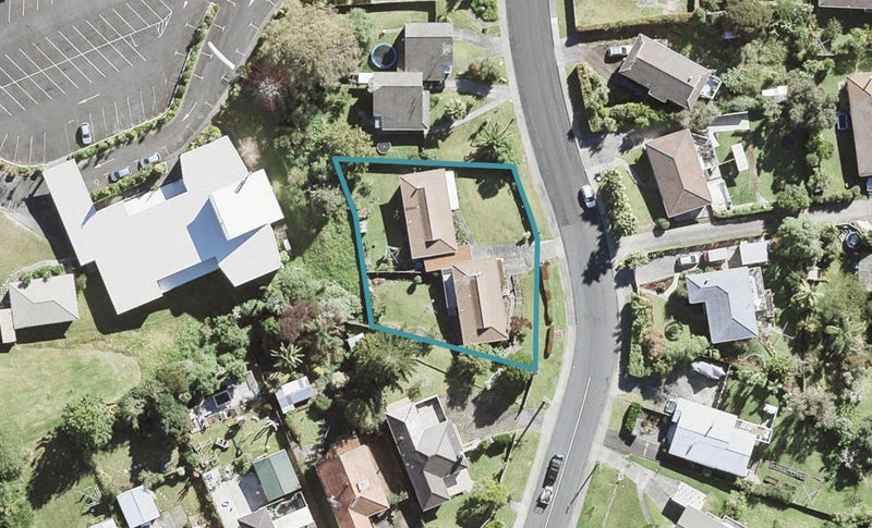2/4 Finchley Road, Torbay, Auckland - Carousel 1