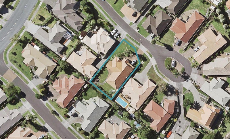 5 Caldbeck Rise, Northpark, Auckland - Carousel 1