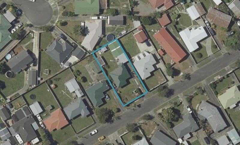 24 Tararua Terrace, Cloverlea, Palmerston North - Carousel 1
