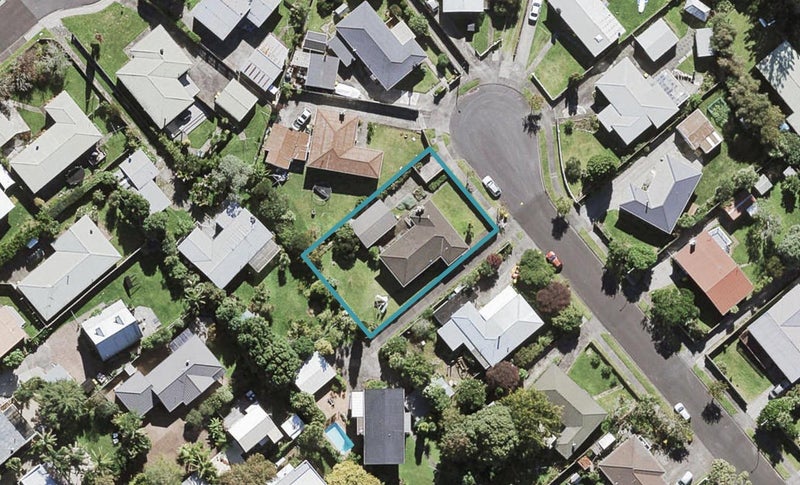 4 Denyer Place, New Lynn, Auckland - Carousel 1