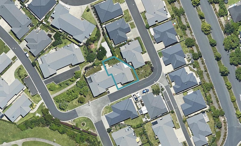40 Bridgewater Way, Pyes Pa, Tauranga - Carousel 1
