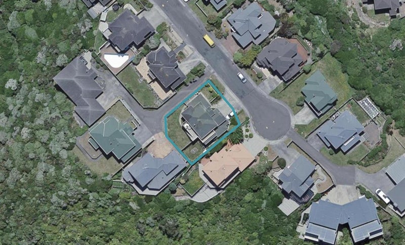 20 Bennett Grove, Newlands, Wellington - Carousel 1