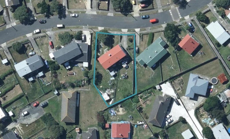 41 Miranda Street, Cannons Creek, Porirua - Carousel 1