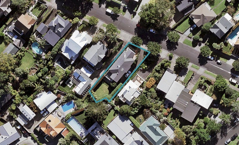 87 Marine Parade, Herne Bay, Auckland - Carousel 1