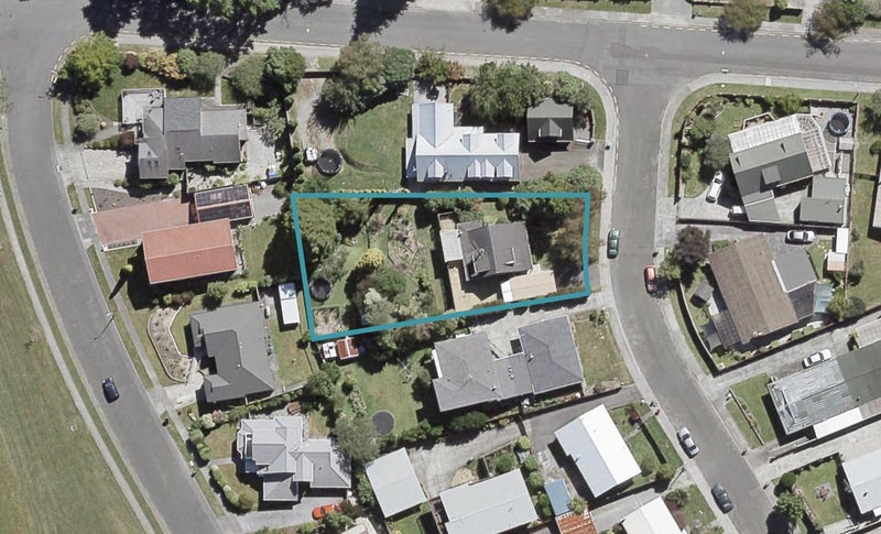 37 Roband Crescent, Brown Owl, Upper Hutt - Carousel 1
